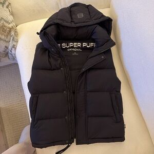 Aritzia super puff vest